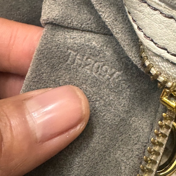 Louis Vuitton Mahina XL bag - Picture 11 of 12